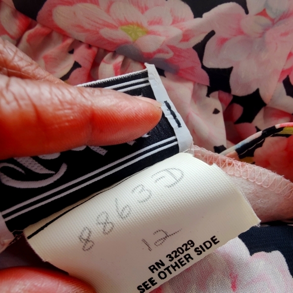 Spring Vintage Floral Blouse / Tie Up Waist / Black/Pink/Blue / Sz 10/12 - Picture 6 of 6